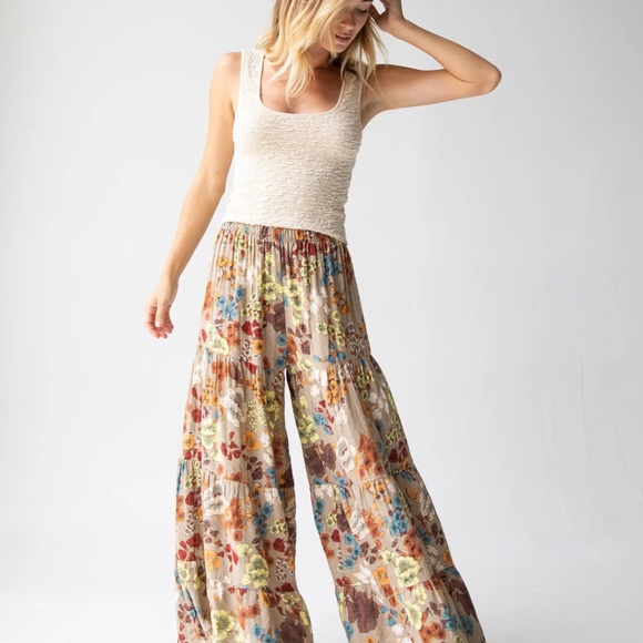 NATURAL LIFE Pants - Natural Life Patti Palazzo Pants in Tan Cream Floral - Size M